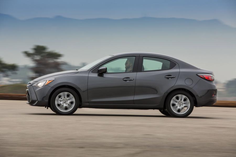  Scion iA 2015 года  (фото 16 из 31)